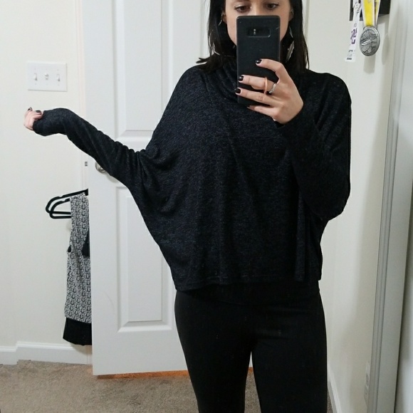 🔥3 for $20| EUC Cozy Cowl Neck Sweater - Picture 3 of 4